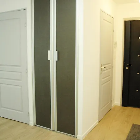 Vaste Et Lumineux Apartment